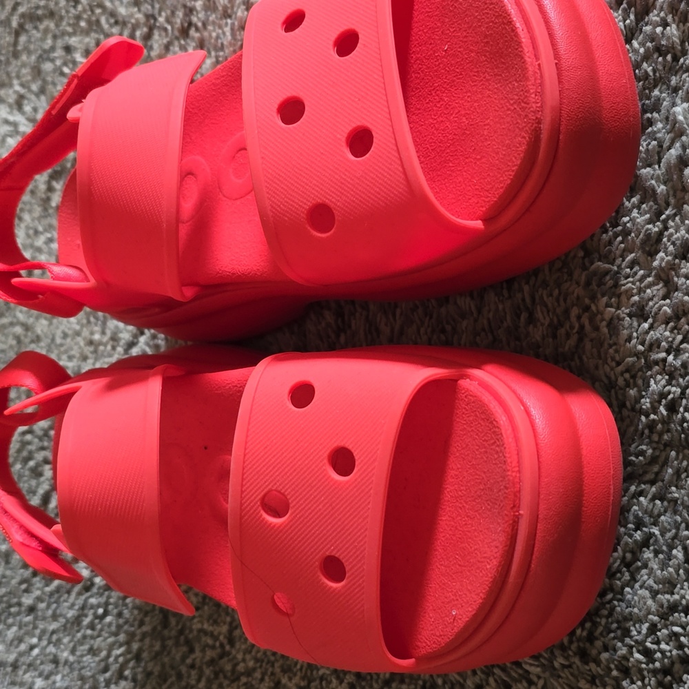CROCS Women's Vibrant Red Sandals